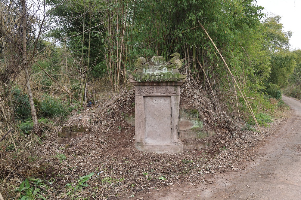 老房子墓地M1.JPG