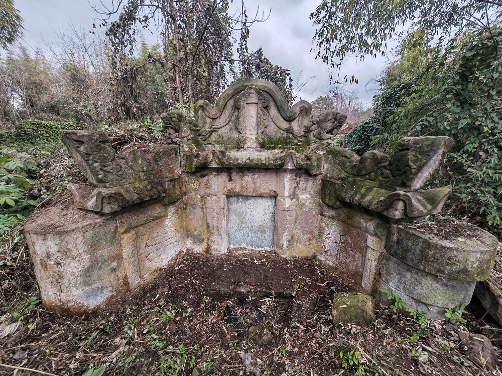 老房子墓地M2.jpg
