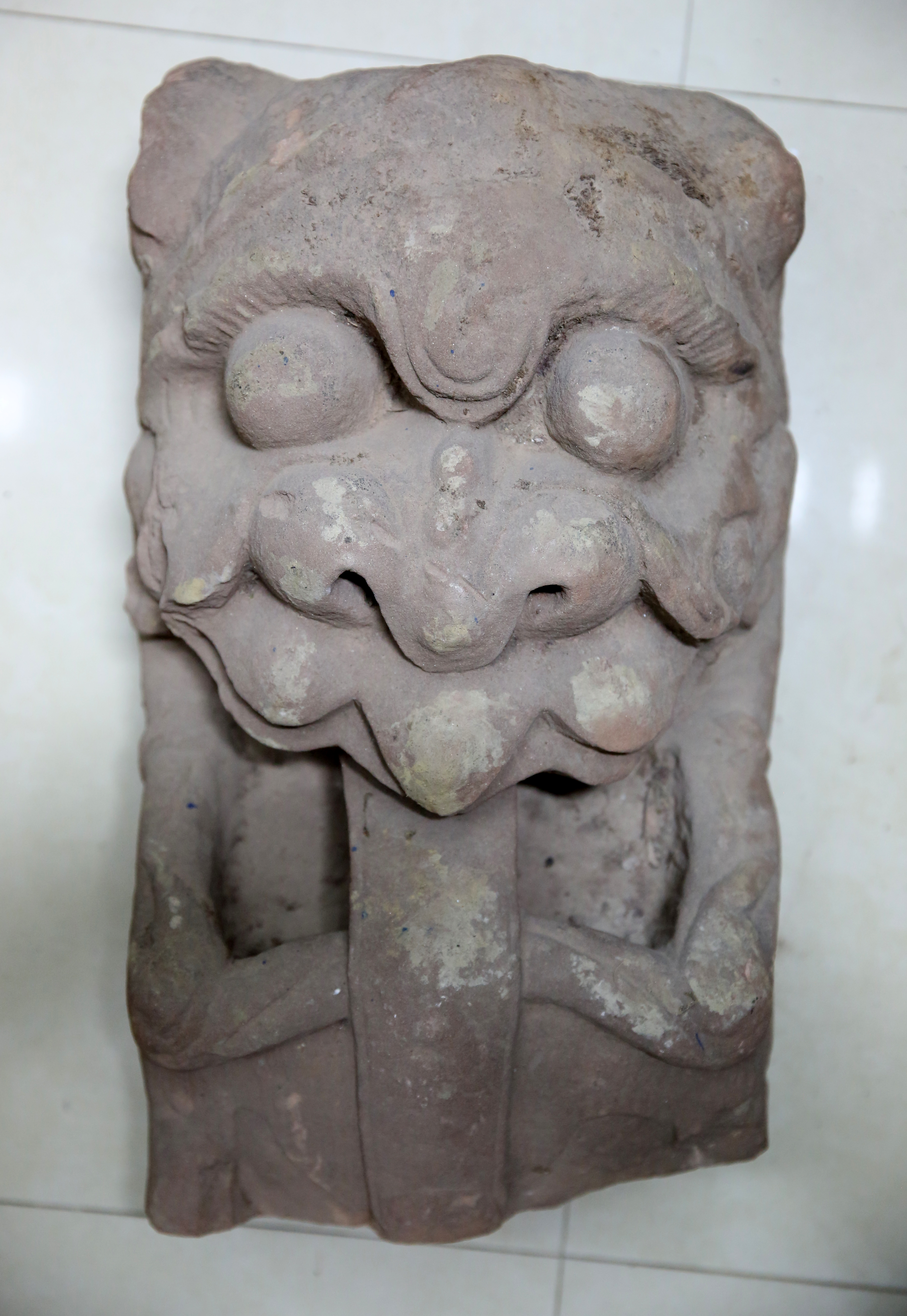 SB.J00353-2.JPG